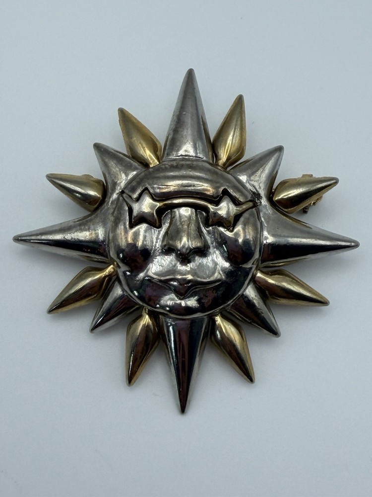 Star Sunburst Metal Brooch