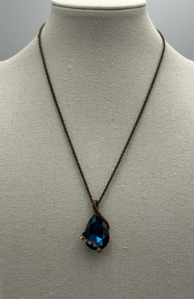 Vintage Victorian Style London Blue Topaz Glass Necklace
