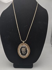 Vintage Warner Intaglio Glass Cameo Brooch Pendant Gold Tone Filigree w/ 23″…