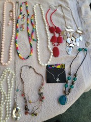 #B VINTAGE LOT OF 28 pcs. OF MIXED JEWLERY NECKLACES EARRINGS. FROM LOCAL ESTATE