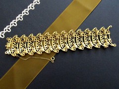 VTG RUNWAY RARE LACY GILT FILIGREE MONET “PRIMAVERA” BRACELET WIDE BOOK PIECE