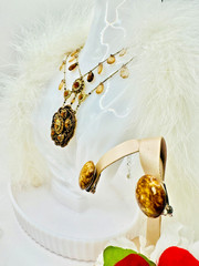VTG! “Liz Clayborne’s Amber Crystals & Beads Victorian Style Necklace + Earrings