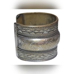 Vintage Wide Silver Tone Etched Cuff Bracelet Floral Boho Open Cuff Size 6.5