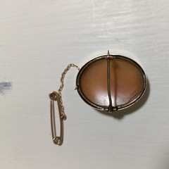 9CT GOLD CAMEO BROOCH