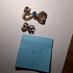 Lot Of Vintage 1940s Coro Pegasus Gold Tone Blue Rhinestone Bow Lapel Pin Brooch