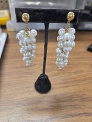 Vtg nos gold tone faux pearl Grape Cluster pierced Earrings