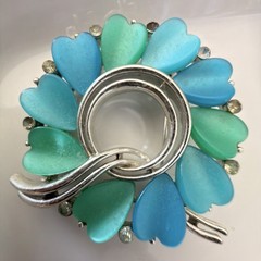 Vintage Signed LISNER Blue Green Thermoset Heart Brooch Mid Century Lucite Pin