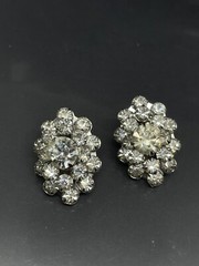 Vintage READ Clear Crystals Rhinestones Prongs SilverTone Clip On Earrings 1”