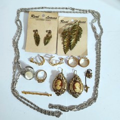 Mixed Lot Vintage Earrings, Brooches, Necklaces, Rings Some Hallmarked *Wearable