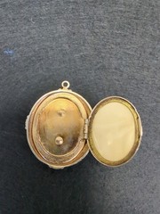 Antique Victorian Black Cameo Mourning Locket Gold tone