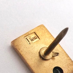 Vintage GE General Electric Solid 10k Gold Emerald Service Award Pin Tie Tac