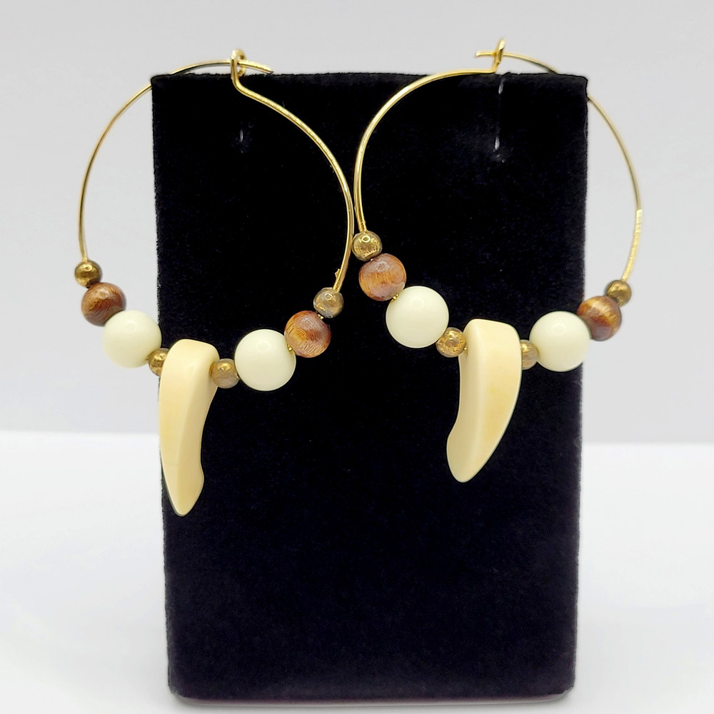 Southwest Style Beaded Wire Hoop w Faux Resin Claw or Tooth Vtg Pierced Earrings