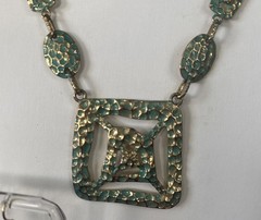 VTG VCLM Signed Victorian Hammered Statement Green & Gold Necklace & Earring Set