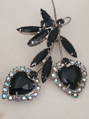 Julianna D&E Book Piece Heart Flower Brooch Rhinestone Aurora Borealis M9