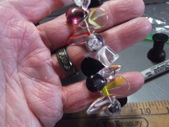 Vtg Costume Jewlery Multi colored Glass Beads 2.25″in Stretchy Barcelet