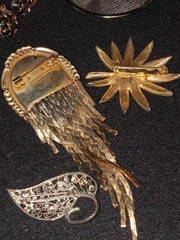 Napier Gold Tone Necklace 24″” And Matching Earrings Signed & Misc Jewlery/Pins