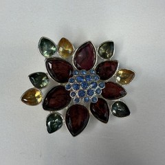 Lot Of Estate Brooches 7 In Total Rhinestones, Mother Of Pearl Etc…