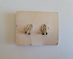 Vintage Laguna Beaded Push Pin Clip On Earrings NOS Unused Original Advert Card