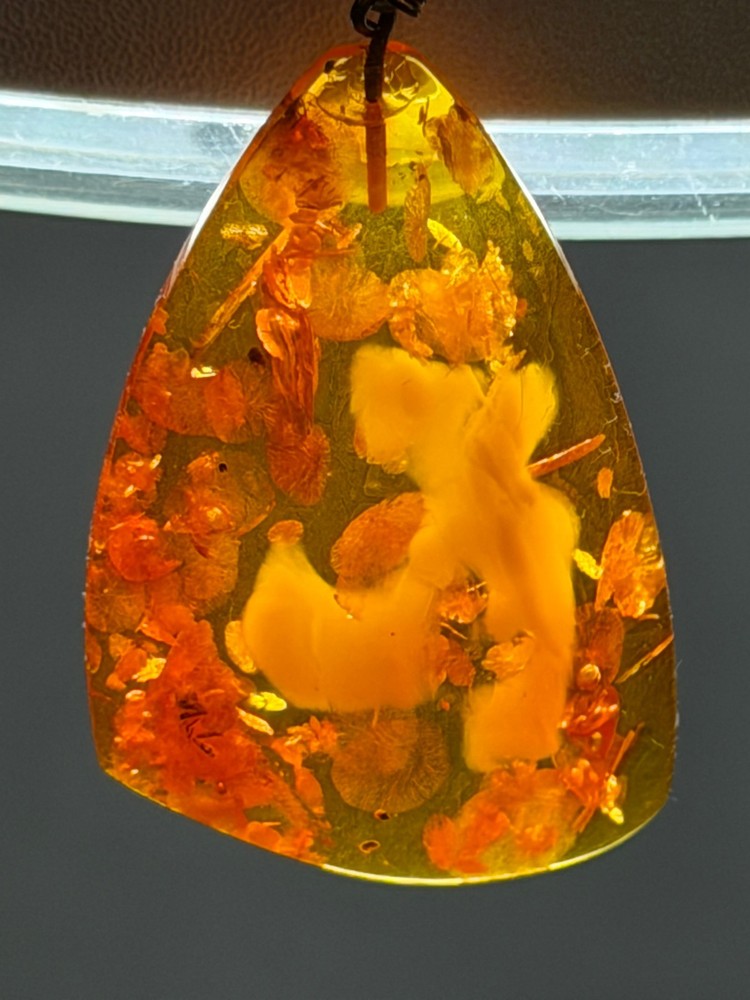 Vintage Baltic Amber Pendant Necklace Cognac Butterscotch 7.6g USSR Era Latvia