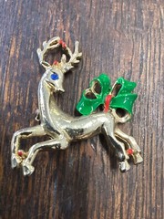 Vintage Gold Tone Christmas Holiday Reindeer Pin Brooch