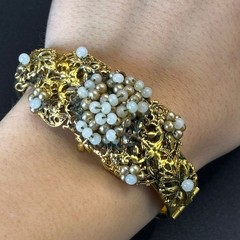 A Vintage Gold Toned Custom Jewelry Bangle Bracelet