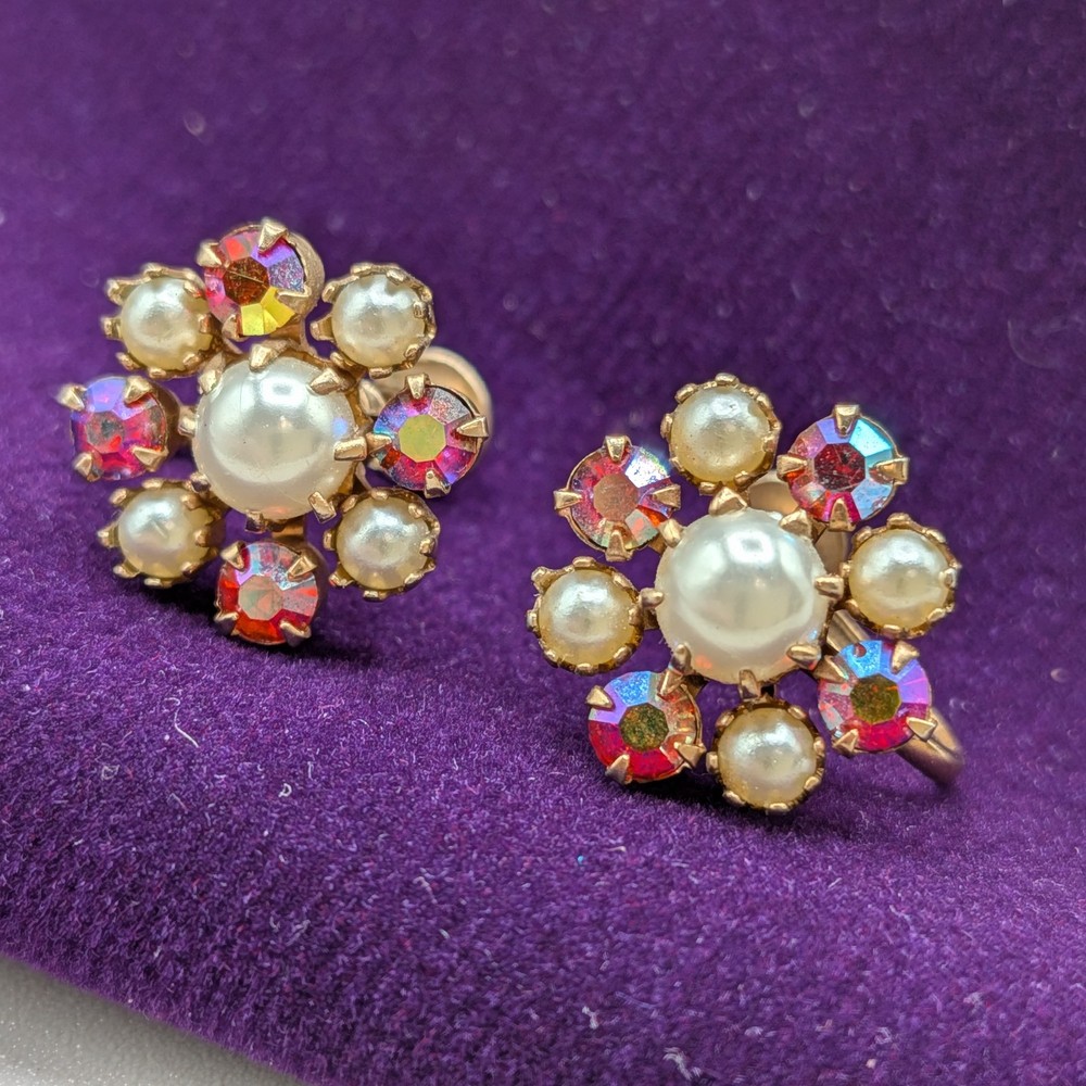 Vtg 50s Faux Pearl Aurora Borealis Rhinestone Cluster Flower Screw Back Earrings