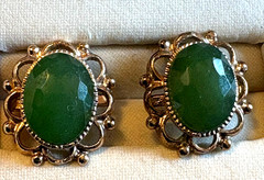 Vtg Set Green Onyx? Jade? Stud Earrings Gold Color Metal Filagree, “Dotty”