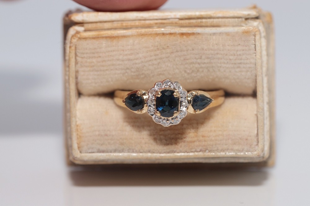 Vintage Circa 1980s 18k Gold Natural Diamond And Oval And Pear Cut Sapphire Ring