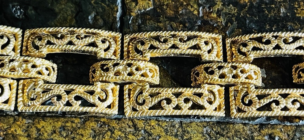 Vintage Crown Trifari Gold-Tone Panel-Link Filigree Bracelet Signed 7” BEAUTIFUL