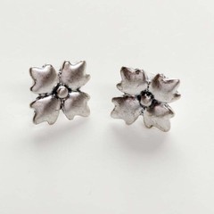New Patricia Nash Minimalist Flower Stud Earrings Retro Women Everyday Jewelry