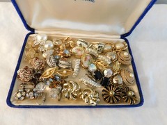 Vintage Earrings Lot Trifari Richelieu Napier Roman Marvella Lisner 1928 Capri