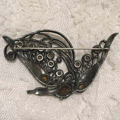 Vintage Pot Metal Art Deco Bird Brooch **4 Neck Stones Missing