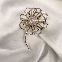 Sarah Coventry Allusion Floral Brooch/1968/VTG/Large/Aurora Borealis Rhinestones