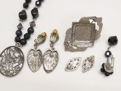 Vintage Jewelry Lot Black Faceted Glass Crystals Rhinestones Cabochon + D2106