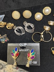 Vtg clip on earrings 14 Pairs Silver Gold Tone Metal Faux Stones Mixed Materials