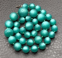 Vintage Moonglow Teal Green Lucite Graduated Bead Necklace Choker 17”