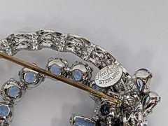 Am Lee 925 Sterling Silver Brooch 1.5in Blue Bow Crystal Open Circle 3D Estate