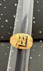 Vintage 18K HGE Ring W/Monogram “N” 2 White Stones On Sides Size 11.25