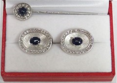 VINTAGE 18K WHITE GOLD & SAPPHIRE MEN’S CUFFLINKS & STICK PIN