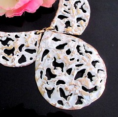 VTG RUNWAY RARE NAPIER BERTOLLI WHITE BRUTALIST “MOLTEN LAVA” BIB NECKLACE EXC