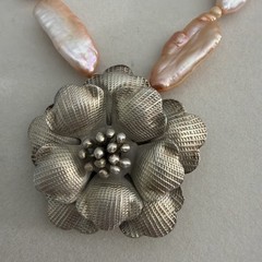 Vintage Rare Peach Pearl Necklace with Floral Pendant Boho 18″ Sterling Silver