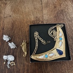 VTG Avon Egyptian Necklace Trifari Earrings Seahorse Brooch Chicos Cat Brooch ￼