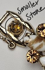 VINTAGE JULIANA (D&E) GOLD FLUSS AND WHITE RHINESTONE 5-LINK BRACELET
