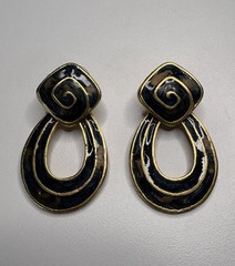 Vintage-Gold Tone Door Knocker Navy Pierced Earrings Enamel No Brand