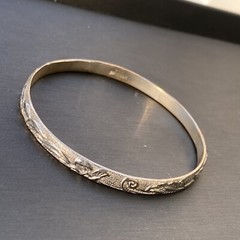 Vintage Sterling Silver Leaf Scroll Repousse Skinny Bangle Bracelet Size M-L