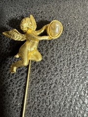 Victorian Hat Stick Pin Cherub Angel Holding Fresh Water Pearl Gold Tone Vintage