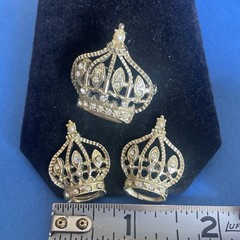Vintage GoldTone Rhinestone & Faux Pearl Crown Brooch & Earrings Vintage Set I24