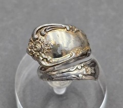 Vintage Oneida Silver Plated Bypass Spoon Ring Size 4.5 Floral Upcycled Flatware