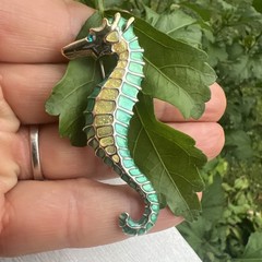 Vintage AAI Sea Horse Brooch Silver Tone Metal Green Yellow Enamel 2 1/4”