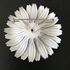 VTG Large Pop Mod Black Grey Gray Enamel Metal Flower Brooch
